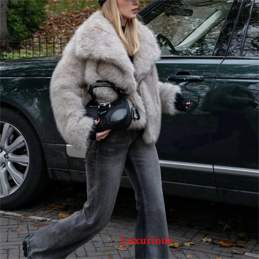 Veste épaisse en fausse fourrure marron – Col V, manches longues – Femme automne/hiver 2025, streetwear chic